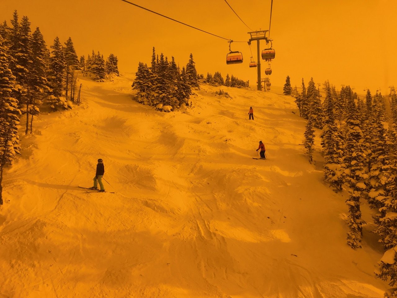 Trying out one of the new lifts with pull down capsule and seat heaters at Sunshine Village Banff